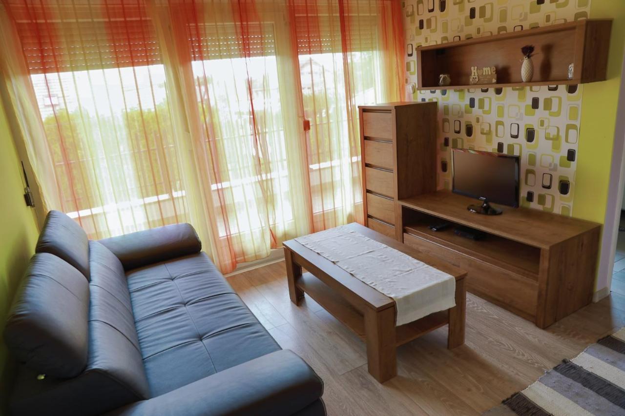 Holiday Home In Balatonkeresztur 19455 Extérieur photo