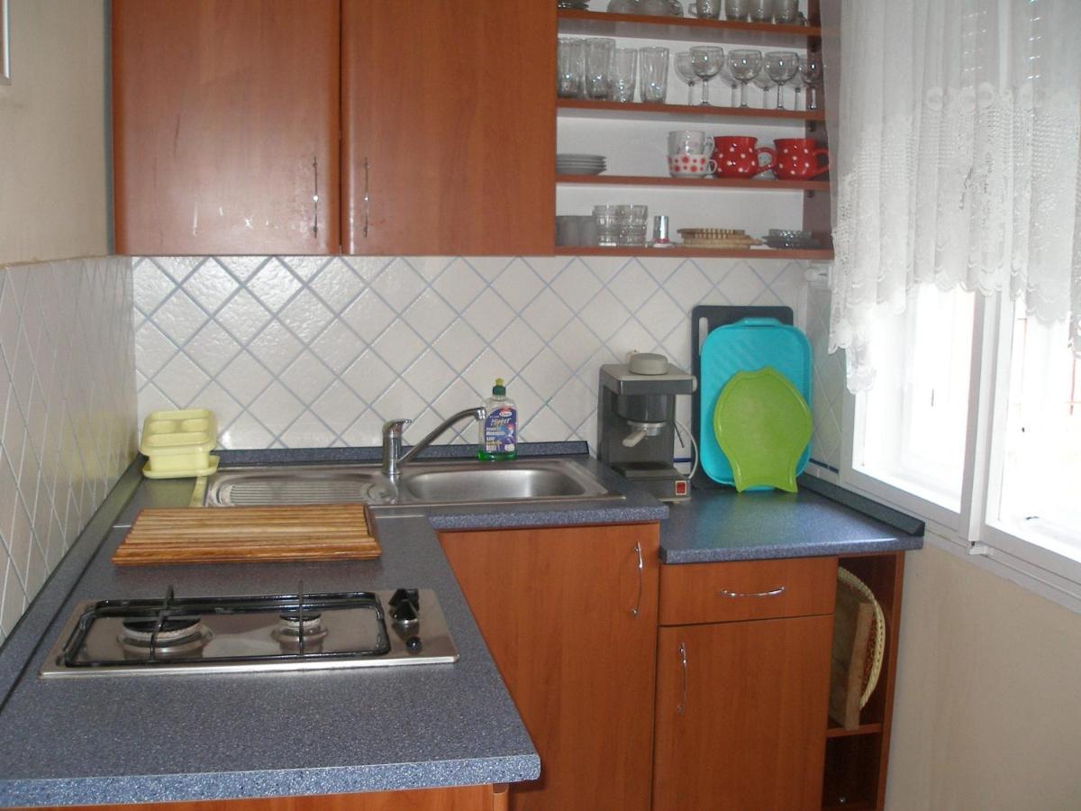 Holiday Home In Balatonkeresztur 19455 Chambre photo