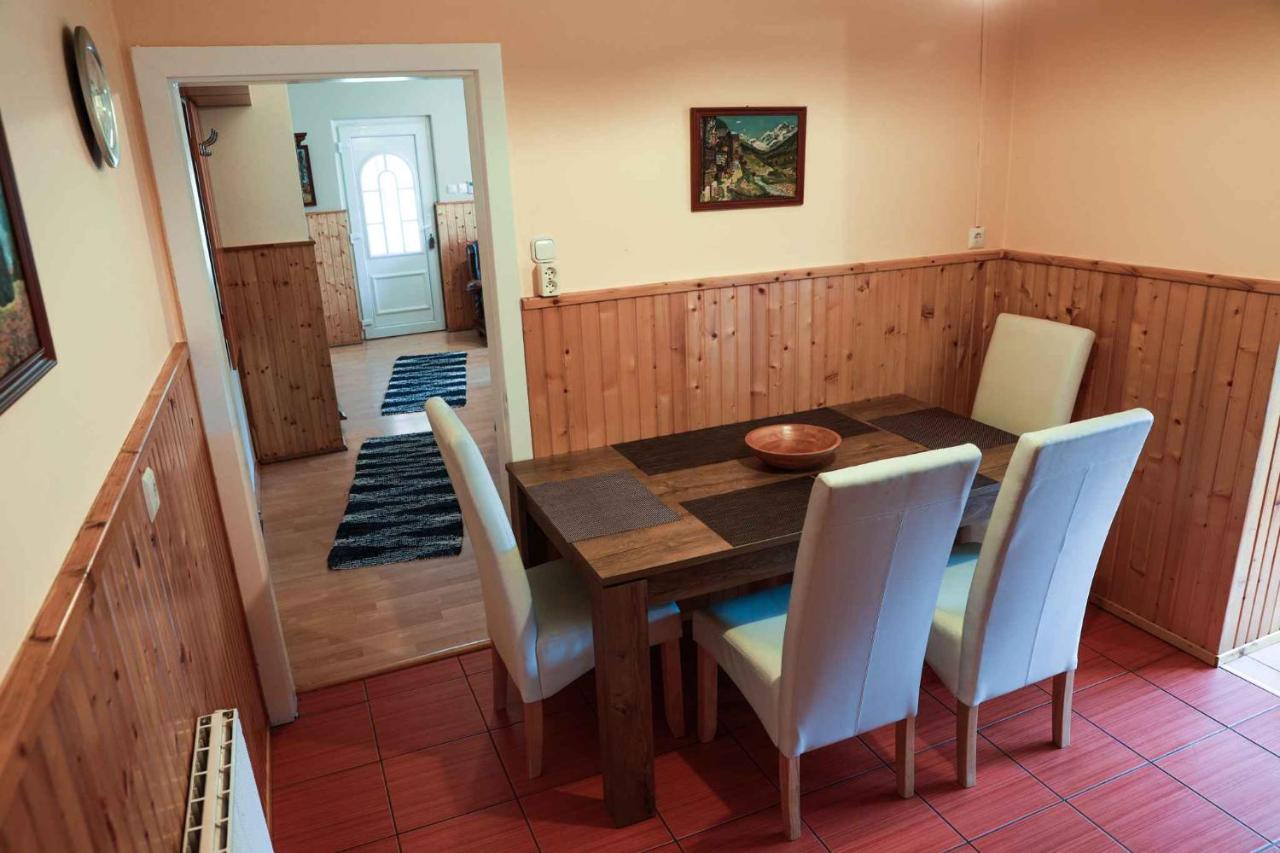 Holiday Home In Balatonkeresztur 19455 Extérieur photo
